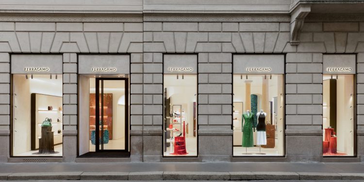 Ferragamo, re-opening per il flagship donna di Milano