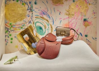 Hermès, profitti annuali oltre i 4,3 mld (+28%). Nel 2024 prezzi in aumento fino al 9%