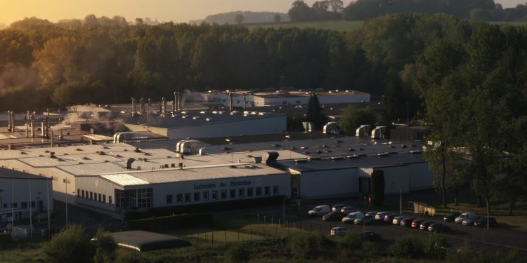 Chargeurs Pcc gioca “local for local” e rinnova il sito Lainière de Picardie