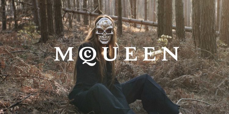 Alexander McQueen svela la prima campagna dell’era McGirr