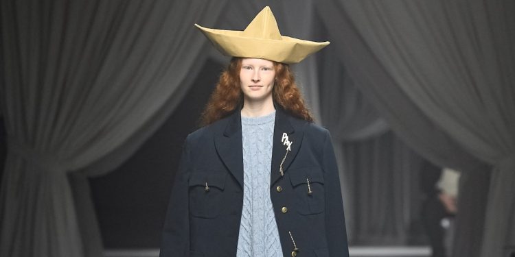 Buona la prima: Adrian Appiolaza interpreta il dna di Franco Moschino