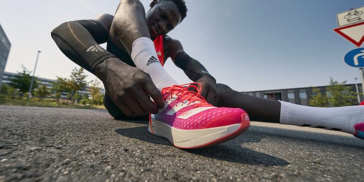 La Borsa ‘gela’ Adidas: nel 2023 i ricavi a -5%