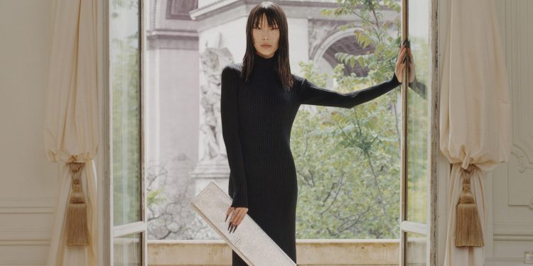 Balenciaga porta a Shanghai la spring 2025