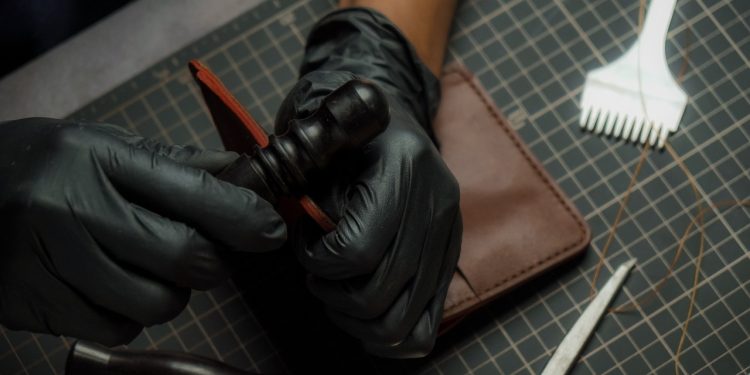 Crisi pelletteria: Firenze corre ai ripari con un Patto di sistema per la filiera
