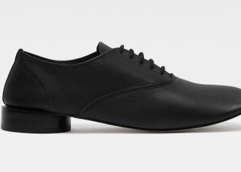 Jacquemus rielabora le intramontabili ‘Zizi’ di Repetto