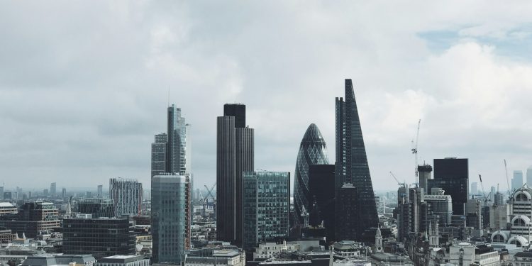 Shein potrebbe spostare l’Ipo da New York a Londra