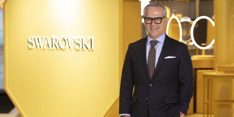 Swarovski, nel 2023 ricavi per 1,8 mld € ed ebit positivo