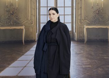 ‘Family first’. Anche Demna chiama amici e parenti per l’adv di Balenciaga