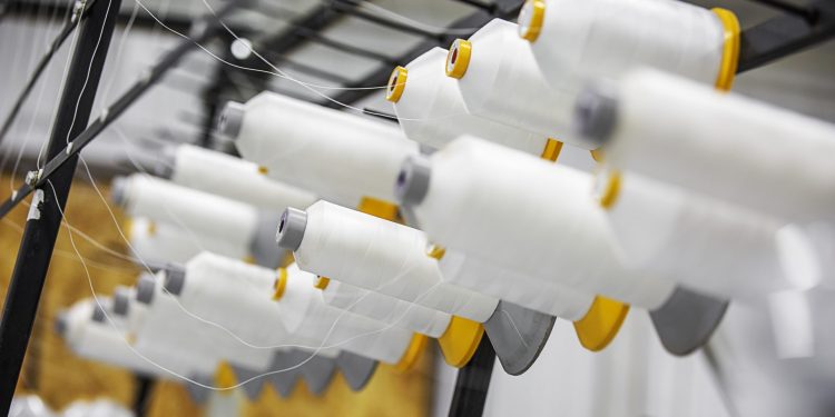 H&M lancia la venture Syre per il riciclo del poliestere