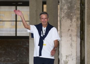Effetto ‘addio’: è caccia ai capi d’archivio di Dries Van Noten