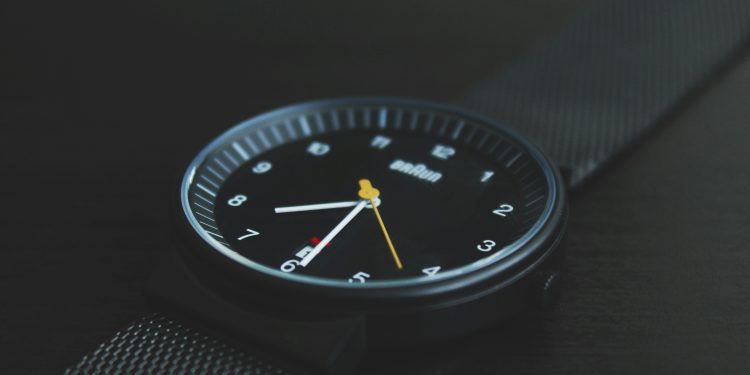 Orologi da polso, il mercato italiano sfiora i 2 mld nel 2023 (-5%)