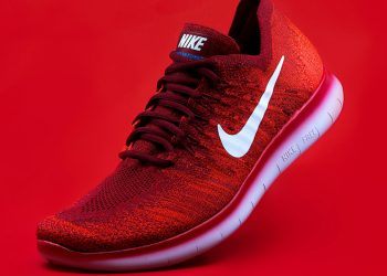 Nike, il taglio dell’offerta indebolisce l’outlook. Titolo a -7%