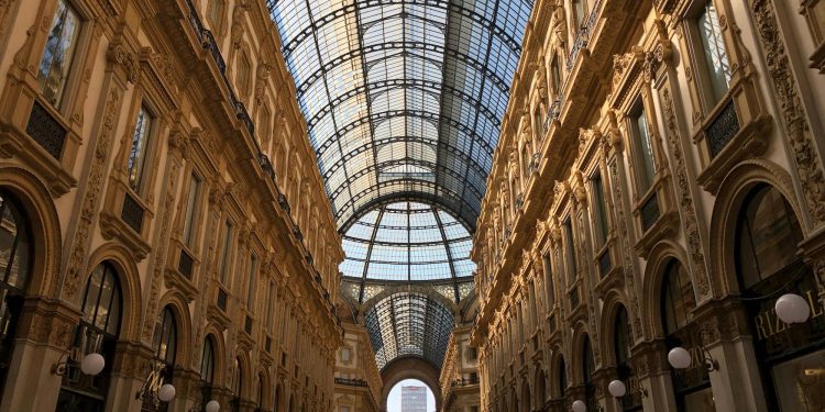 Galleria Vittorio Emanuele, dieci brand in lizza per gli spazi di Swarovski