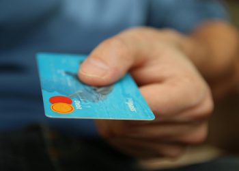 Federmoda, saldi invernali in calo anche a febbraio (-4,6%)