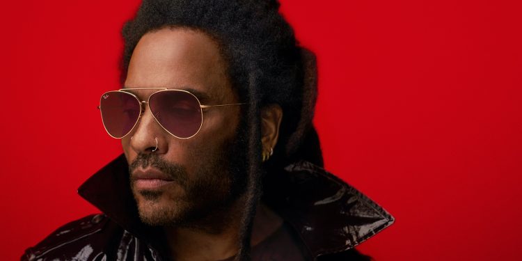 Lenny Kravitz firma la nuova capsule Ray-Ban Reverse