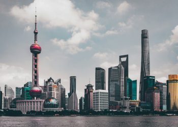 Cina, nel Q1 balzo del Pil. Ma a marzo il retail è sotto le stime