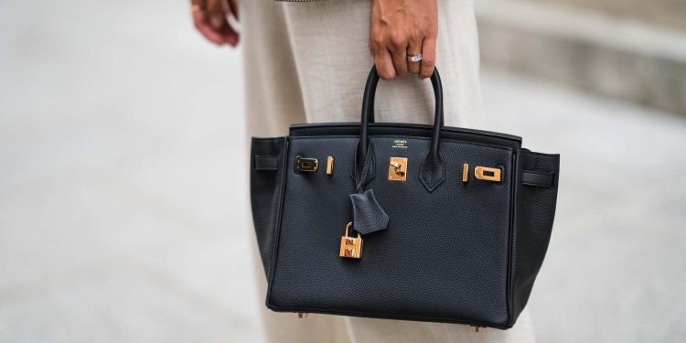 Primato nel lusso: Hermès si prepara a superare Louis Vuitton e corre verso i 20 mld €