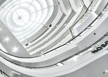 Nordstrom ritenta il delisting e crea un comitato speciale