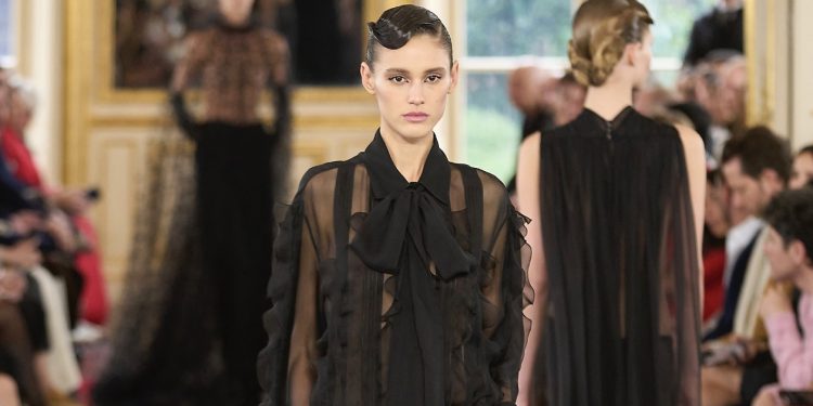 Valentino a quota 1,3 mld, in calo del 5% nel full year 2023