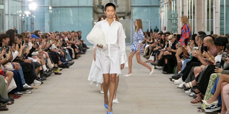 Az Factory cambia pelle. Il brand chiude e diventa un’Academy post-graduate