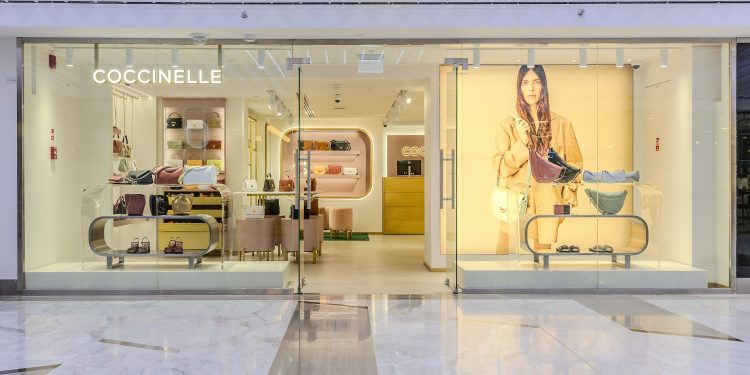 Coccinelle vola in Medio Oriente con un opening ad Abu Dhabi
