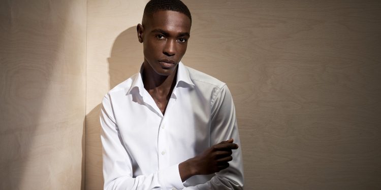 Eton eleva l’eccellenza stilistica della white shirt puntando sul dna sartoriale