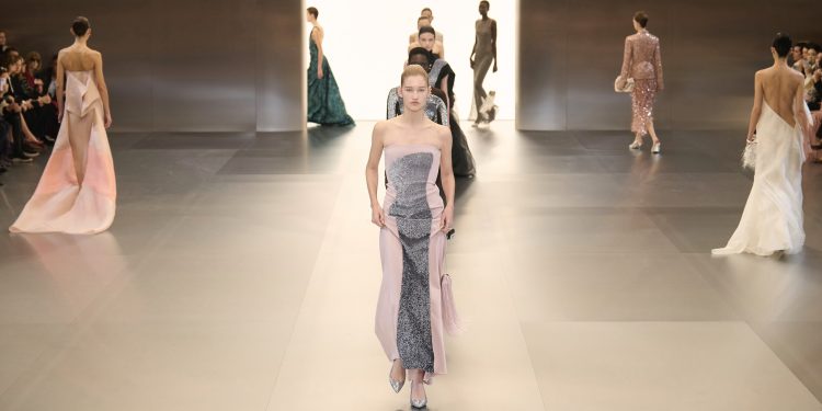 Fendi non allestirà il défilé durante la couture di Parigi