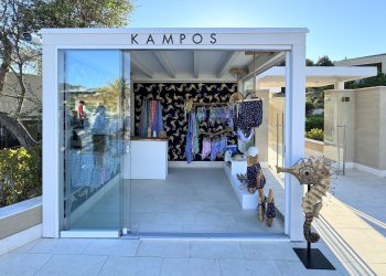 Kampos si allea col resort 7Pines Sardinia per una capsule e un pop up store