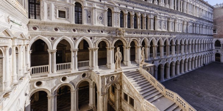Max Mara sceglie il Palazzo Ducale di Venezia per la sfilata resort