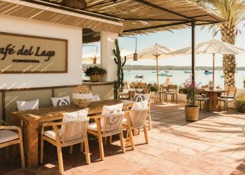 Pollini personalizza il Café del Lago di Formentera