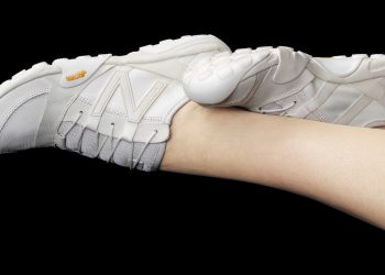 Issey Miyake interpreta la ‘MT10’ di New Balance