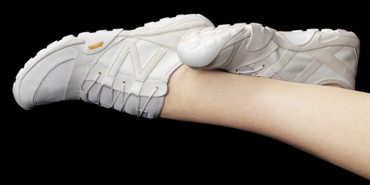 Issey Miyake interpreta la ‘MT10’ di New Balance