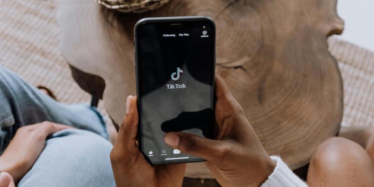 L’e-commerce di TikTok avanza negli Stati Uniti. Ma il futuro dell’app è incerto