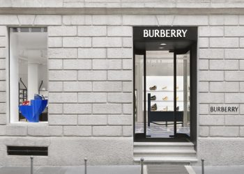 Apre in via Sant’Andrea il nuovo store meneghino di Burberry
