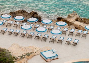 I luxury brand investono sull’hospitality. Al via partnership estive con spiagge, club e café