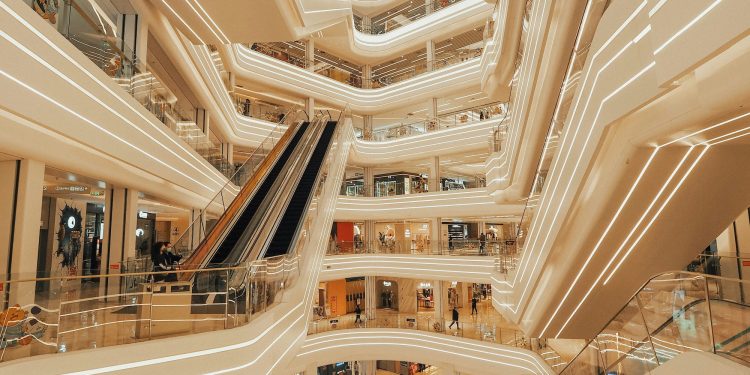 In Cina il lusso apre l’era dei grandi sconti. Online riduzioni fino al 50%