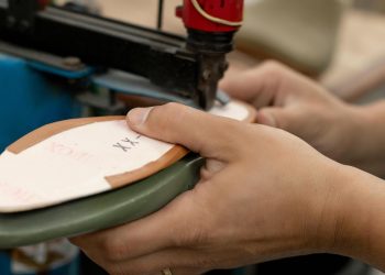 Anche il calzaturiero italiano frena nel primo trimestre 2024. Calano fatturato ed export