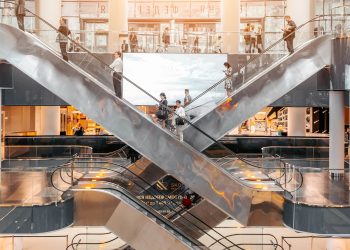 Hongkong Land investe 1 miliardo di dollari nell’ultra-luxury retail