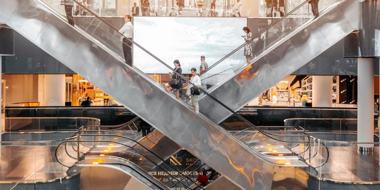 Hongkong Land investe 1 miliardo di dollari nell’ultra-luxury retail