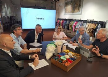 Cinque aziende pratesi adottano 4trace, il Digital Textile Passport by 4sustainability