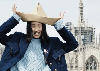 La prima campagna di Moschino by Adrian Appiolaza celebra Milano