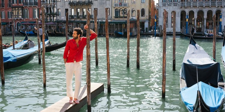 ViBi Venezia insieme a Peninsula per il look ‘Gentleman on the beach’