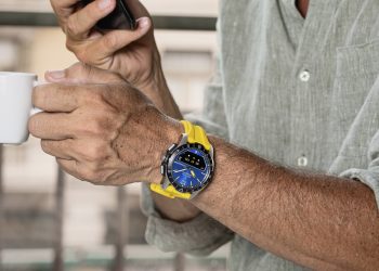 Il modello ‘Connected D’ è il nuovo orologio ibrido di Festina