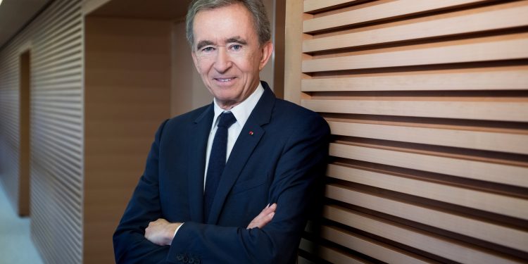 Lo stallo del lusso pesa sui ‘paperoni’: Arnault perde quasi 11 mld $