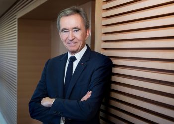 Lo stallo del lusso pesa sui ‘paperoni’: Arnault perde quasi 11 mld $