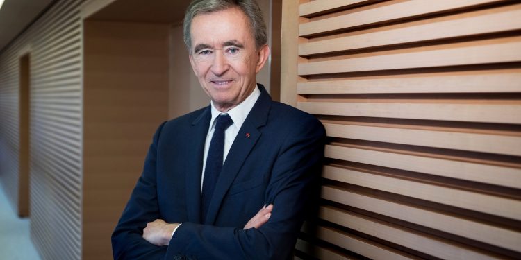 Lo stallo del lusso pesa sui ‘paperoni’: Arnault perde quasi 11 mld $
