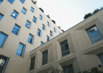EssilorLuxottica colloca un bond per 2 miliardi di euro