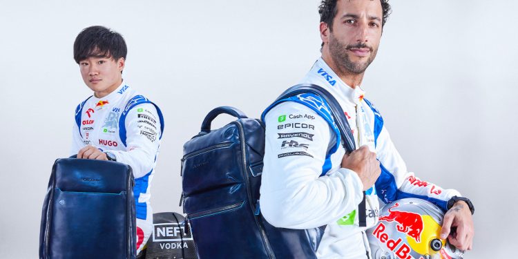 Piquadro festeggia con il team di F1 Visa Cash App RB i 25 anni della sua linea Blue Square