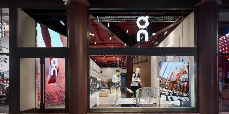Debutto retail italiano per On: aperto un flagship nel cuore di Milano