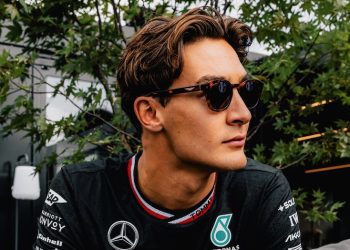 Il pilota George Russell e Police realizzano una limited edition speciale